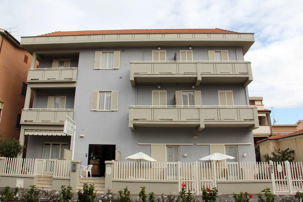 מרינה די גרוסטו Residence I Due Pini חדר תמונה