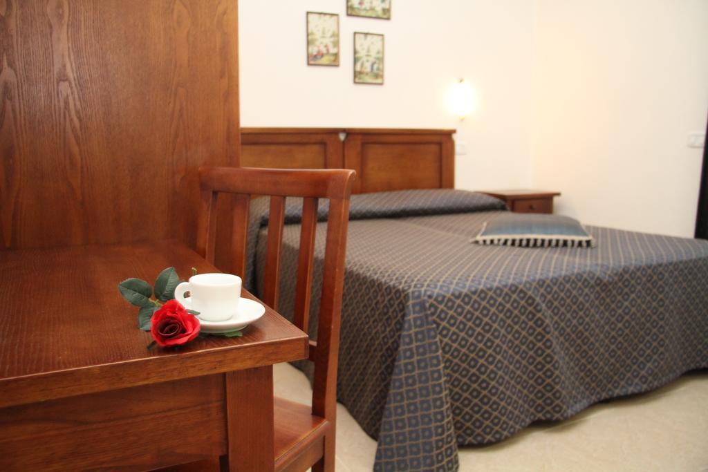 מרינה די גרוסטו Residence I Due Pini חדר תמונה