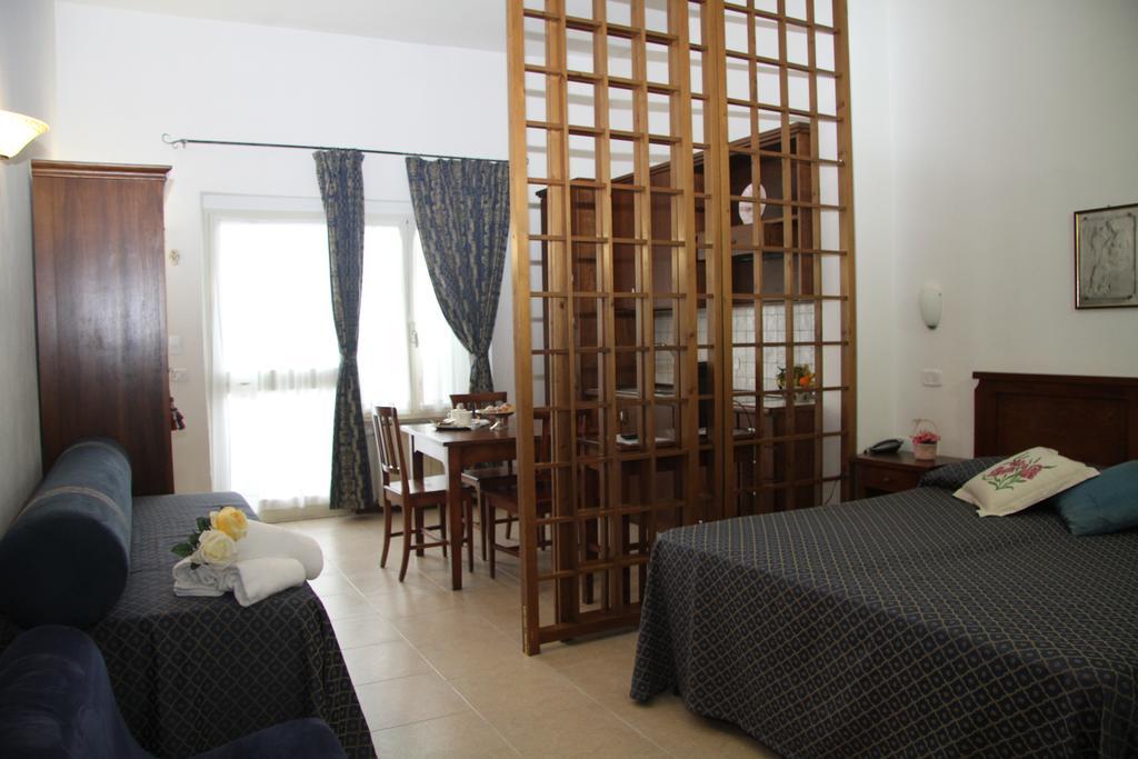 מרינה די גרוסטו Residence I Due Pini מראה חיצוני תמונה